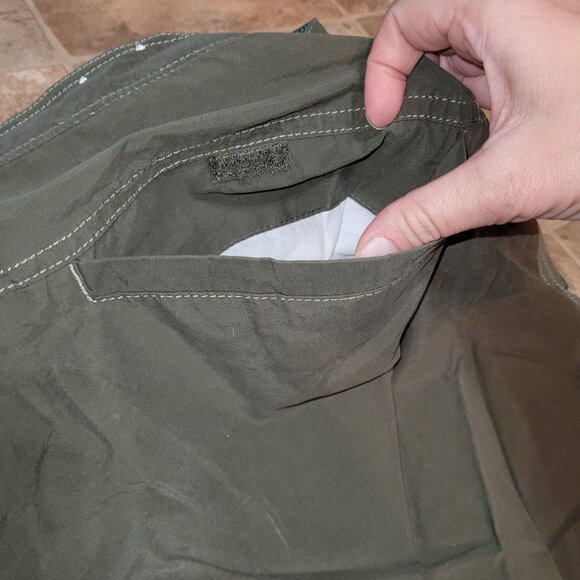 Columbia Men's Size 38 Green Cargo Shorts Moisture Wicking Multiple Pockets - Picture 4 of 7